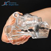 Anneau en silicone en verre borosilicaté à haute teneur en borosilicate 930ml Panzer Tank Wine Decanter Factory Whiskey Decanter