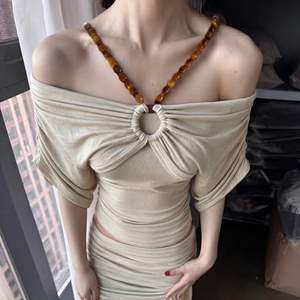 Top Corto de Mujer con Hombros Descubiertos, Diseño de Cuello Halter con Cuentas, Manga Murciélago Fruncida, Ajuste Ceñido y Sexy, Blusa Diaria Novedad 2026 - Product Image 1