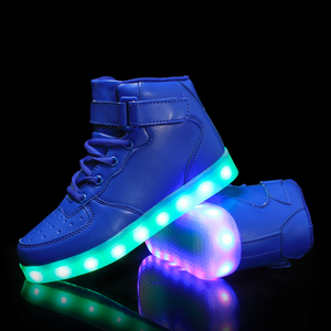 Groothandel hoge LED-<span class=keywords><strong>sneakers</strong></span> voor heren en kinderen, modieuze skateboardschoenen, maten 25-46, lichtgevende wandelschoenen - Product Image 4