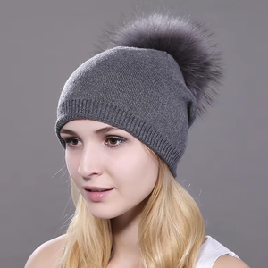 <span class=keywords><strong>Bonnet</strong></span> tricoté d'hiver en fourrure de raton laveur véritable pour <span class=keywords><strong>femme</strong></span>-pour la plage ou la scène d'affaires - Product Image 1
