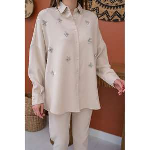 Conjunto de Camisa Beige para Mujer, Manga Larga, Corduroy, Adornado con Pedrería, Ropa Casual - Product Image 1