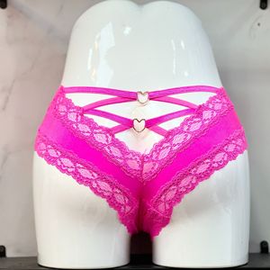 กางเกงขาสั้นทรงสามเหลี่ยมสำหรับผู้หญิง เอวต่ำ ระบายอากาศได้ดี ตกแต่งด้วยลูกไม้ รูปหัวใจแบบโปร่ง พร้อมห่วงรัดแบบหัวเข็มขัด สวมใส่สบาย - Product Image 4