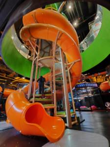<span class=keywords><strong>Parc</strong></span> d'aventure personnalisé pour centre sportif familial, aire de jeux intérieure pour enfants avec grand toboggan lumineux, fabrication OEM/ODM - Product Image 1