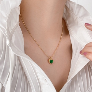 <span class=keywords><strong>Collier</strong></span> en acier titane plaqué or 18 carats, avec onyx noir géométrique rond effet œil de <span class=keywords><strong>chat</strong></span> ; fermoir ovale vert en forme de cœur et turquoise - Product Image 2