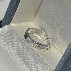 Anillo de Plata Pura S925 con Esmalte Negro, Diseño de Nicho, Simple, Moderno, Incrustaciones de Alta Calidad, Líneas Vintage, Estilo Abierto - Product Image 4