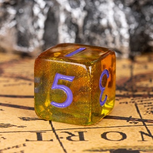 Facub לוגו מותאם אישית 16 מ "מ d6 צהוב ירוק נצנצים קובייה שרף פלסטיק cube rpg אריזה להתאמה אישית dnd rpg - Product Image 3