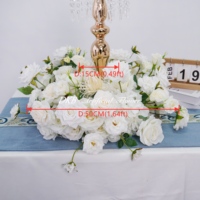 Couronnes florales de roses de mariage avec feuilles vertes, guirlandes porte-bougies pour centre de table et décoration de table de fête