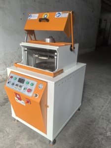 Fabricant professionnel de machines de moulage centrifuge sous vide pour la production de bijoux en alliage de zinc - Product Image 3