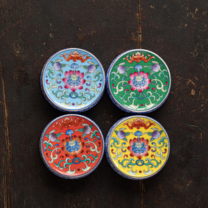ฝาครอบลายดอกบัวเคลือบแบบจีน จานเซรามิกทรงกลมทำมือ สำหรับชุดน้ำชา ของตกแต่ง ผลิตที่เมืองเต๋อฮวา - Product Image 1