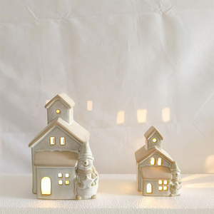 Lanterne de Noël en céramique blanche en forme de <span class=keywords><strong>maison</strong></span>, peinte à la main, éclairée par LED, pour la décoration de la <span class=keywords><strong>maison</strong></span> - Product Image 3