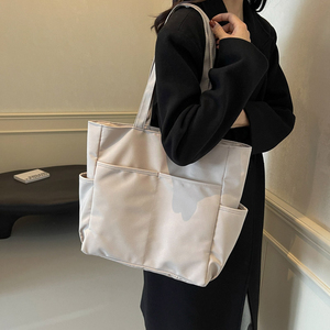 Sac bandoulière unique et essentiel pour le quotidien, sac fourre-tout mignon et tendance pour femmes, sac à main multi-poches pour les trajets quotidiens pour filles, nouveau design - Product Image 5