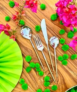 ชุดช้อนส้อมสแตนเลสทำจากกระจกสะท้อนระดับไฮเอนด์เครื่องเงินสแตนเลสอุปกรณ์บนโต๊ะอาหารสำหรับพื้นผิวอาหารเย็น - Product Image 4