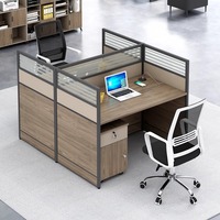 Mobilier de poste de travail Design moderne 4 personnes MDF & Base en acier pour centre d'appels de bureau commercial supérieur en bois