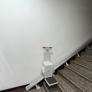 Elevador de Escaleras Recto para Interiores y Exteriores - Ayuda de Movilidad para Personas Mayores y con Discapacidad para Uso Doméstico - Product Image 5
