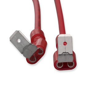 Faisceau de câbles haute intensité avec bornes à fourche en L à double extrémité et manchon isolant rouge pour connexion d'alimentation d'équipement et batterie - Product Image 2