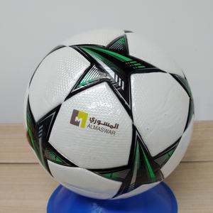 ราคาโรงงานขายส่ง คุณภาพสูง ฟุตบอลขนาดมาตรฐานเบอร์ 5 แบบมืออาชีพ ผลิตตามสั่ง หนัง PU สะท้อนแสงสองชั้น สำหรับการแข่งขัน - Product Image 6