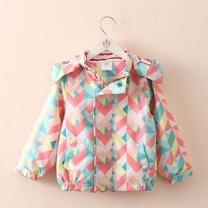 Nuevos Productos: Se Busca Distribuidor de Perchas de Madera con Diseño de Dibujos Animados para Abrigos de Madre e Hija - Product Image 3