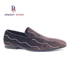 Zapatos de Vestir para Hombre de Alta Gama con Logotipo Personalizado, Cuero Genuino Hecho a Mano, Nuevo Diseño de Diamantes DIY de Alta Calidad, Estilo Slip-On Ligero para Otoño - Product Image 1