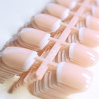 Haute qualité acrylique 24 pièces court naturel couverture complète bâton sur les ongles français manucure pointe presse sur les ongles couleur claire