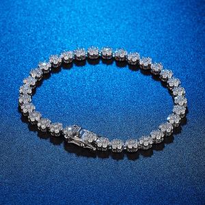 Bracelet de créateur polyvalent en forme de fleur de prunier en argent 925 avec moissanite - Product Image 4