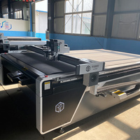 Machine de découpe automatique de tapis de sol de voiture d'équipement de CNC par couteau