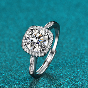 L012 Vente en gros Classique 6 griffes Argent sterling 925 Bijoux fins Bague de fiançailles ronde 1 carat Moissanite <span class=keywords><strong>Diamant</strong></span> Bague de mariage - Product Image 4