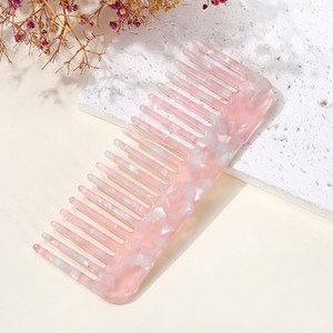 Peigne Lisseur Anti-Statique au Design Intemporel, Toucher Lisse, en Acétate Écologique, Dents Larges, pour la Maison - Product Image 2