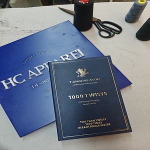 HARCHOY SUPERFINE <span class=keywords><strong>LAINE</strong></span> MÉRINOS 290 GMS/10.5 OZ CE FIL TWISTS1000 TIMESIN CHAQUE MÈTRE Échantillons de tissu tricoté Costumes personnalisés - Product Image 1