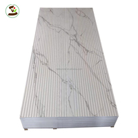 Venta al por mayor paneles de pared de mármol de PVC ligero duradero UV impreso brillo superficie espuma tableros de plástico precio de fábrica corte personalizado