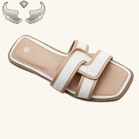 Lot d'exposition de nouvelles chaussures d'été pour femmes en stock - Simples et élégantes, sandales et mules tendance pour femmes