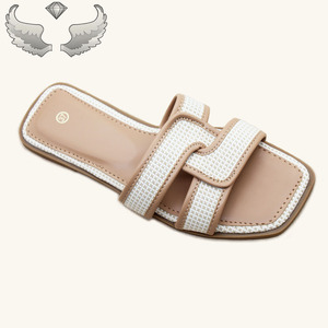 Serie espositiva di scarpe da <span class=keywords><strong>donna</strong></span> di nuovo stile estivo in Stock-<span class=keywords><strong>pantofole</strong></span> da <span class=keywords><strong>donna</strong></span> semplici ed <span class=keywords><strong>eleganti</strong></span> e alla moda - Product Image 3