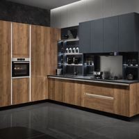 Ensemble de meubles de cuisine modulaires modernes sur mesure avec placage en bois massif de bouleau et plan de travail en quartz de haute qualité pour projet de villa