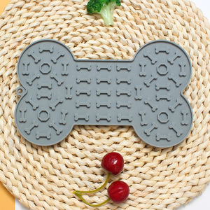 Cuencos para mascotas de nuevo diseño, alfombrilla sólida para perros, alfombrilla moderna de silicona para lamer mascotas, alfombrilla cuadrada para lamer perros con ventosas - Product Image 6
