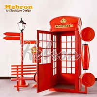 Op maat gemaakte Londense antieke vintage roze telefooncel van metaal, retro telefooncel voor bruiloftdecoratie.