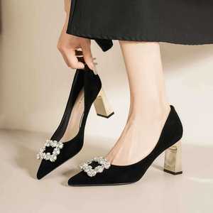 Zapatos de Tacón Alto 7777L-223 con Punta Puntiaguda, Terciopelo Negro, Decorados con Pedrería, Tacón Cuadrado, Zapatos de Novia, Tacón de 5cm-8cm - Product Image 1