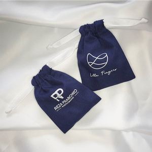 Sac à cordon en coton biologique, vente en gros d'usine, logo personnalisé, biodégradable, durable, certifié GOTS, pour cosmétiques, bijoux et protection contre la poussière - Product Image 1