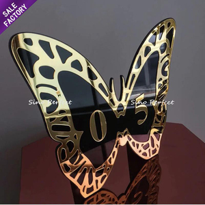Números de Mesa de Diseño Moderno en Dorado, Novedad, Número de Mesa de Boda de Lujo con Mariposa 3D - Product Image 1