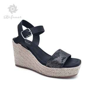 <span class=keywords><strong>Sandali</strong></span> da donna alla moda all'ingrosso <span class=keywords><strong>sandali</strong></span> estivi da spiaggia Casual <span class=keywords><strong>sandali</strong></span> piatti con fondo spesso <span class=keywords><strong>in</strong></span> pelle di <span class=keywords><strong>corda</strong></span> di canapa - Product Image 3