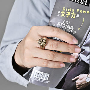 Anillo retro con forma de espada y calavera para hombre, en plata, oro, negro, titanio y acero, joyería de moda, estilo punk, hip hop, accesorio de regalo. - Product Image 4