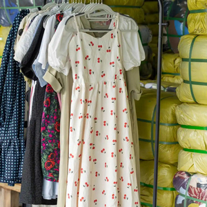 ผู้ผลิต SH08 จำหน่ายเสื้อผ้ามือ<span class=keywords><strong>สอง</strong></span> เสื้อยืดผู้ชาย <span class=keywords><strong>กางเกง</strong></span>คาร์โก้ ชุดลำลองผู้หญิง เสื้อเบลาส์ ลายเรขาคณิต <span class=keywords><strong>กางเกง</strong></span><span class=keywords><strong>ขา</strong></span><span class=keywords><strong>สั้น</strong></span>ใช้งานได้จริง - Product Image 4