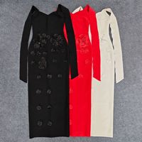 Robe de soirée élégante moulante à bretelles croisées avec gants assortis, idéale pour les mariages et occasions formelles