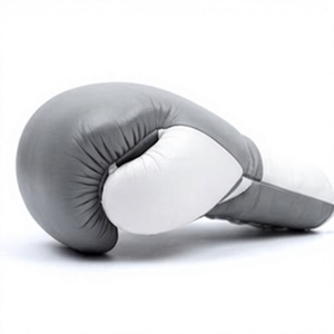 Gants de boxe gris avec logo personnalisé, en cuir PU de qualité supérieure, pour l'entraînement, le sparring et les combats professionnels - Product Image 5