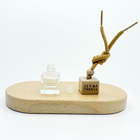 Bouteilles de diffuseur de parfum pour voiture en verre suspendu de forme carrée de 5 ml, 8 ml, 10 ml, vides, avec bouchon à vis en bois, sérigraphiées