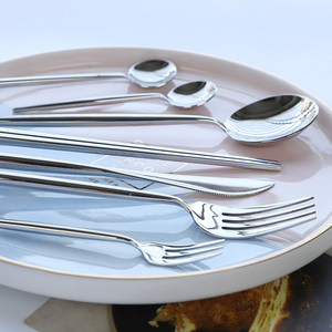 Ensemble de couverts quatre pièces en acier inoxydable 304 de style occidental avec couteau à steak, fourchette, cuillère et baguettes - Product Image 4