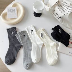 Nouvelles chaussettes mi-mollet unies délavées pour hommes et femmes, avec motifs chic, tendance, élégantes, confortables et extensibles, pour un style décontracté. - Product Image 1