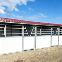 Abri modulaire portable pour chevaux, structure en acier galvanisé à chaud, panneaux en HDPE