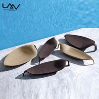 Chaise longue de jardin moderne en rotin tressé avec cadre en aluminium pour patio, hôtel, piscine