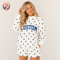Ensemble 2 pièces surdimensionné pour femme : Sweat-shirt en flanelle à pois imprimé personnalisé avec options de logo et short à col montant style streetwear
