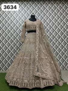 Vêtements de fête Lehenga pour les femmes en Georgette et Net Parfait pour Sangeet Mehndi et réceptions de mariage - Product Image 3