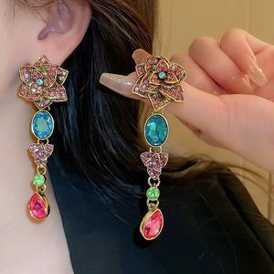 Vintage femmes luxe empilé collier rétro cour Style coloré perle strass gland fleur boucles d'oreilles - Product Image 3